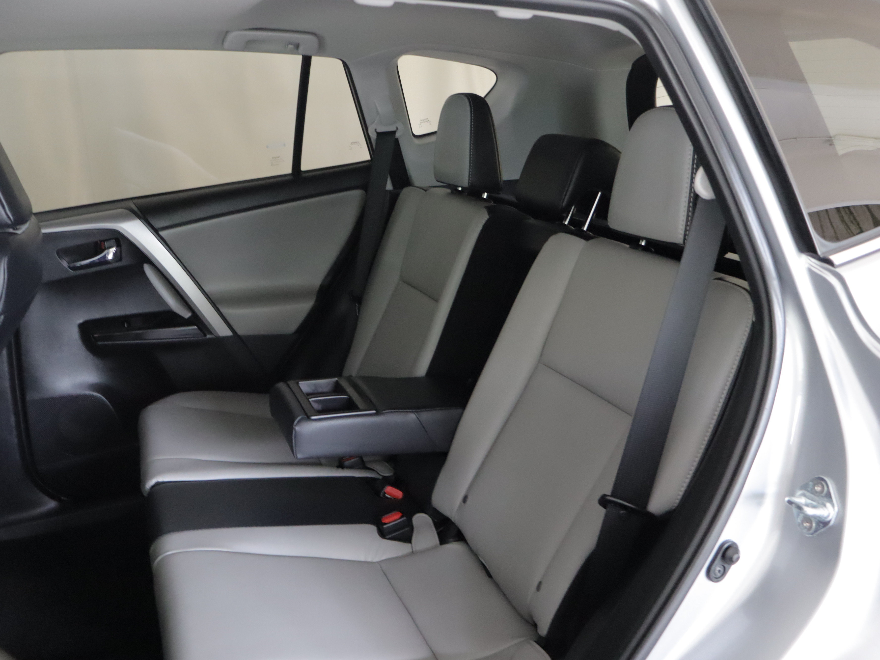 Used 2017 Toyota RAV4 Limited w/ All Weather Liner Package AWD/4WD image 9