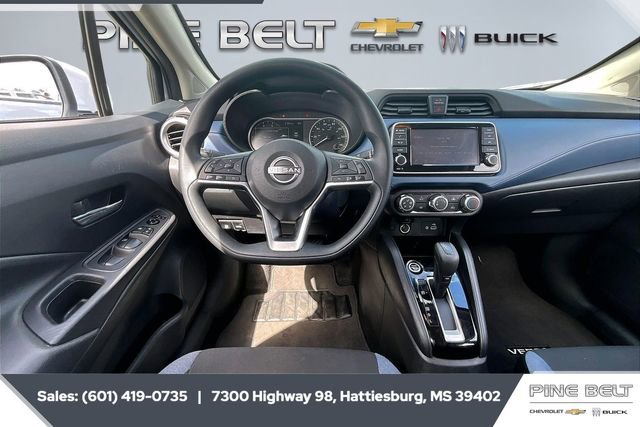 Used 2025 Nissan Versa SV image 5