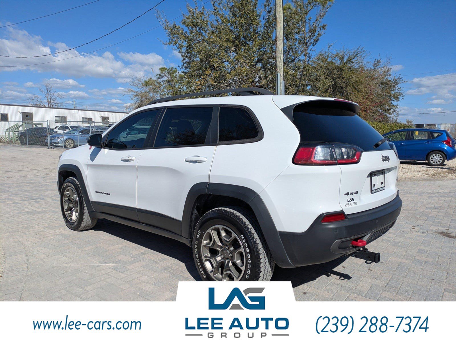 Used 2020 Jeep Cherokee Trailhawk AWD/4WD image 5