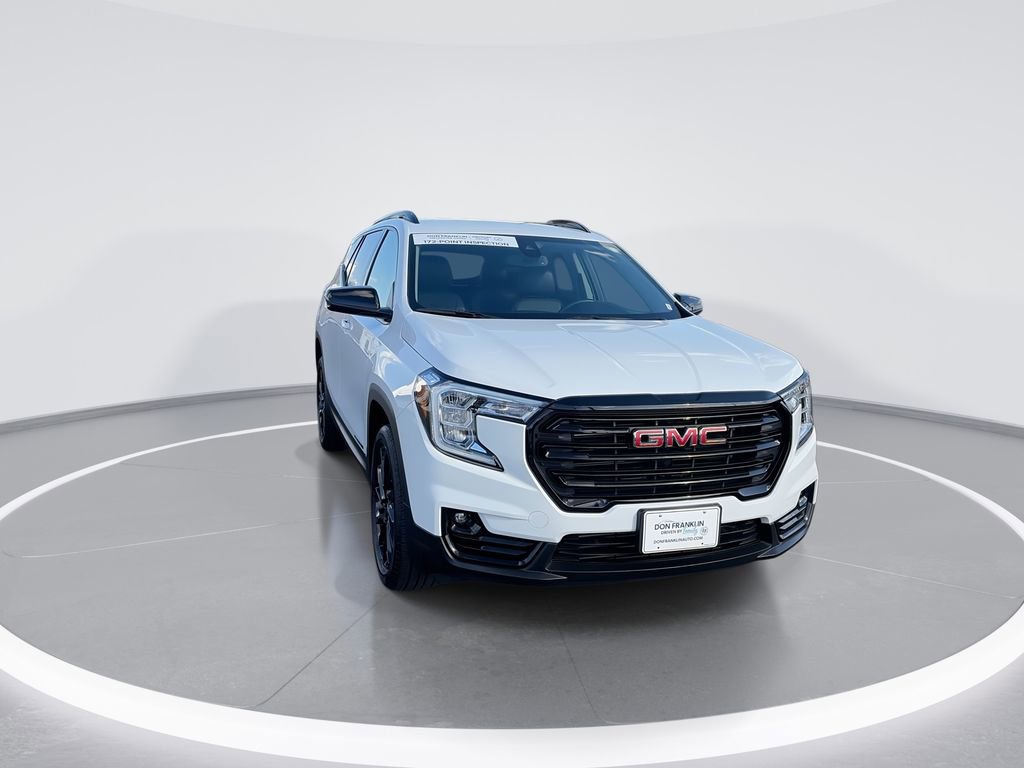 Used 2023 GMC Terrain SLT w/ Elevation Edition image 3