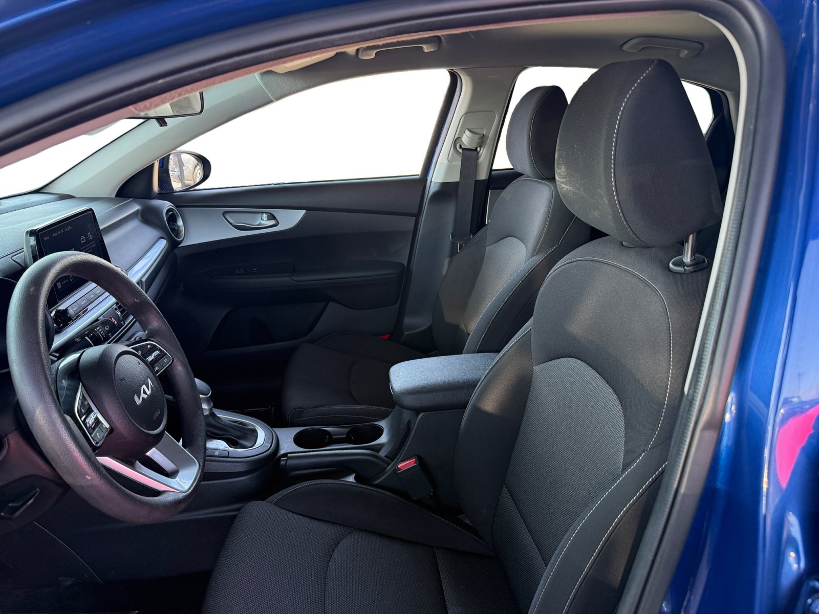 Used 2023 Kia Forte LXS w/ LXS Technology Package FWD image 10