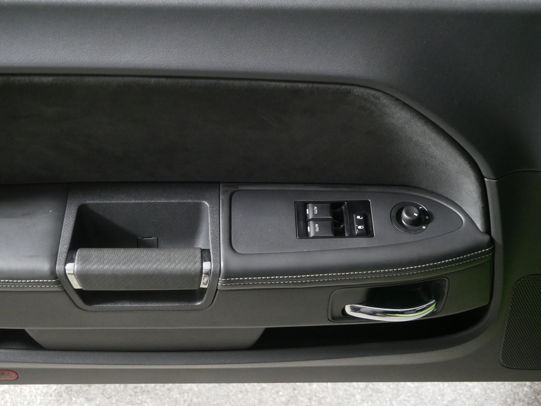 Used 2011 Dodge Challenger SRT8 w/ Green w/Envy Group image 19