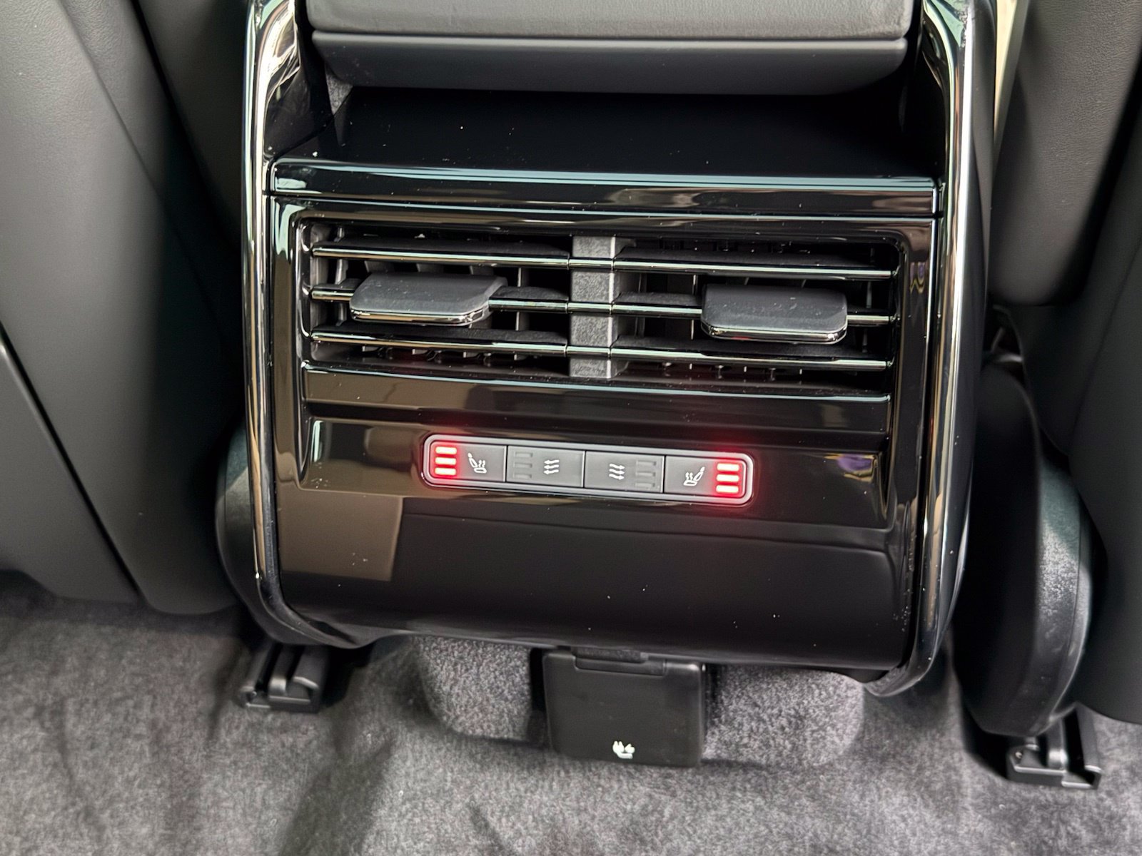 New 2026 Land Rover Range Rover Sport Dynamic SE AWD/4WD image 18