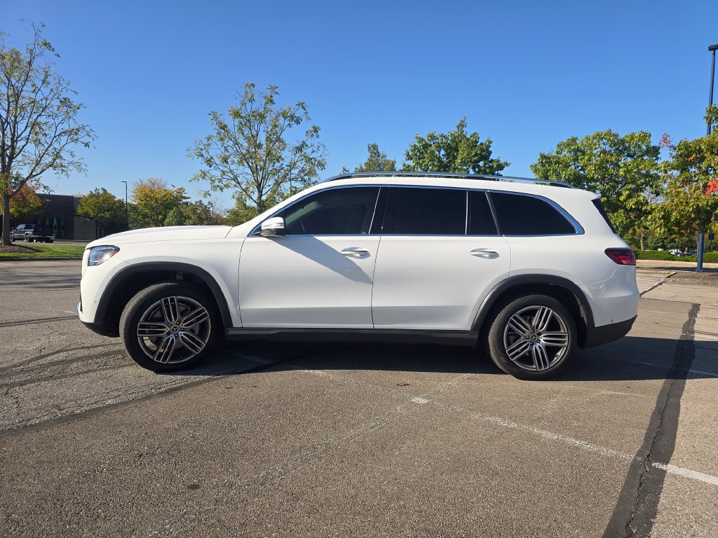 Used 2024 Mercedes-Benz GLS 450 4MATIC image 13