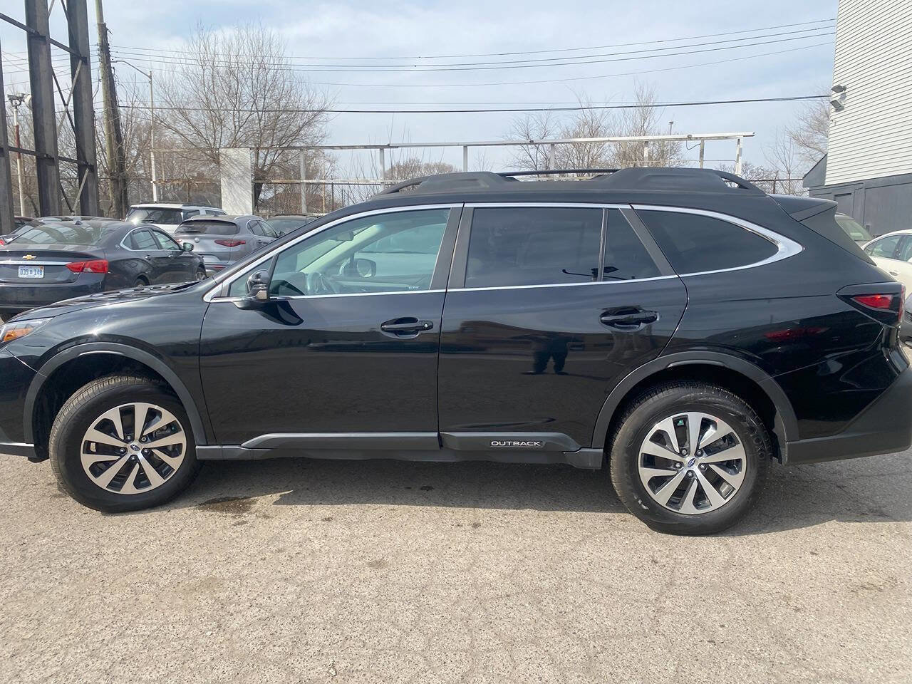 Used 2022 Subaru Outback Premium image 11