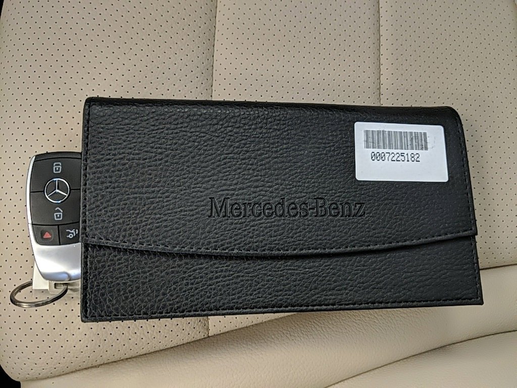 Used 2022 Mercedes-Benz GLC 300 4MATIC image 29