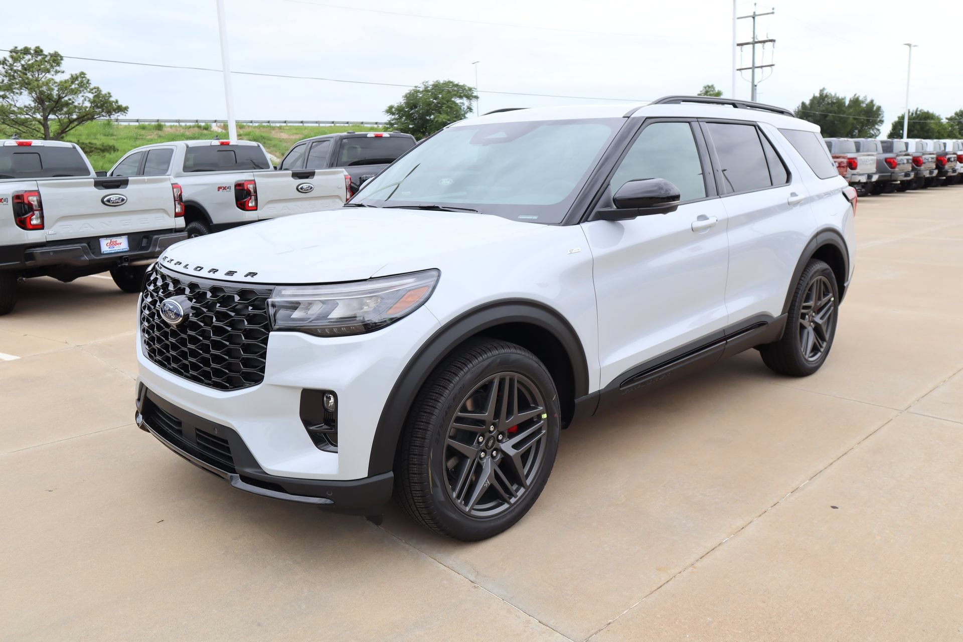 New 2026 Ford Explorer ST-Line w/ ST-Line Street Pack AWD/4WD image 10
