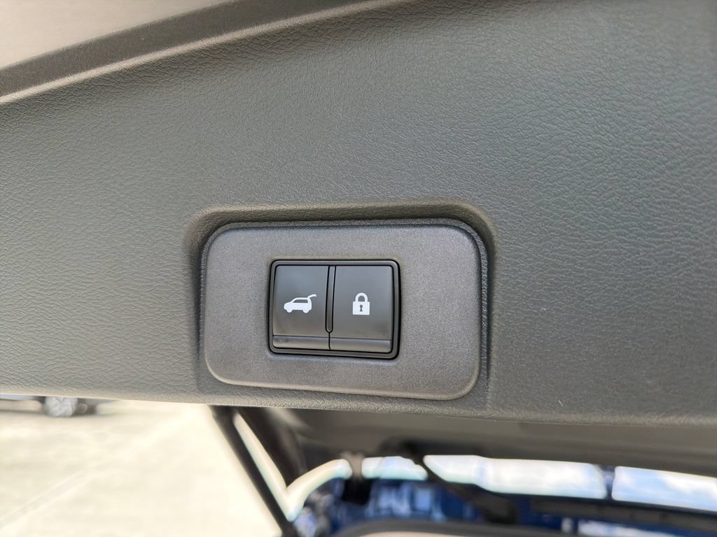 Certified 2024 Nissan Rogue SV FWD image 33