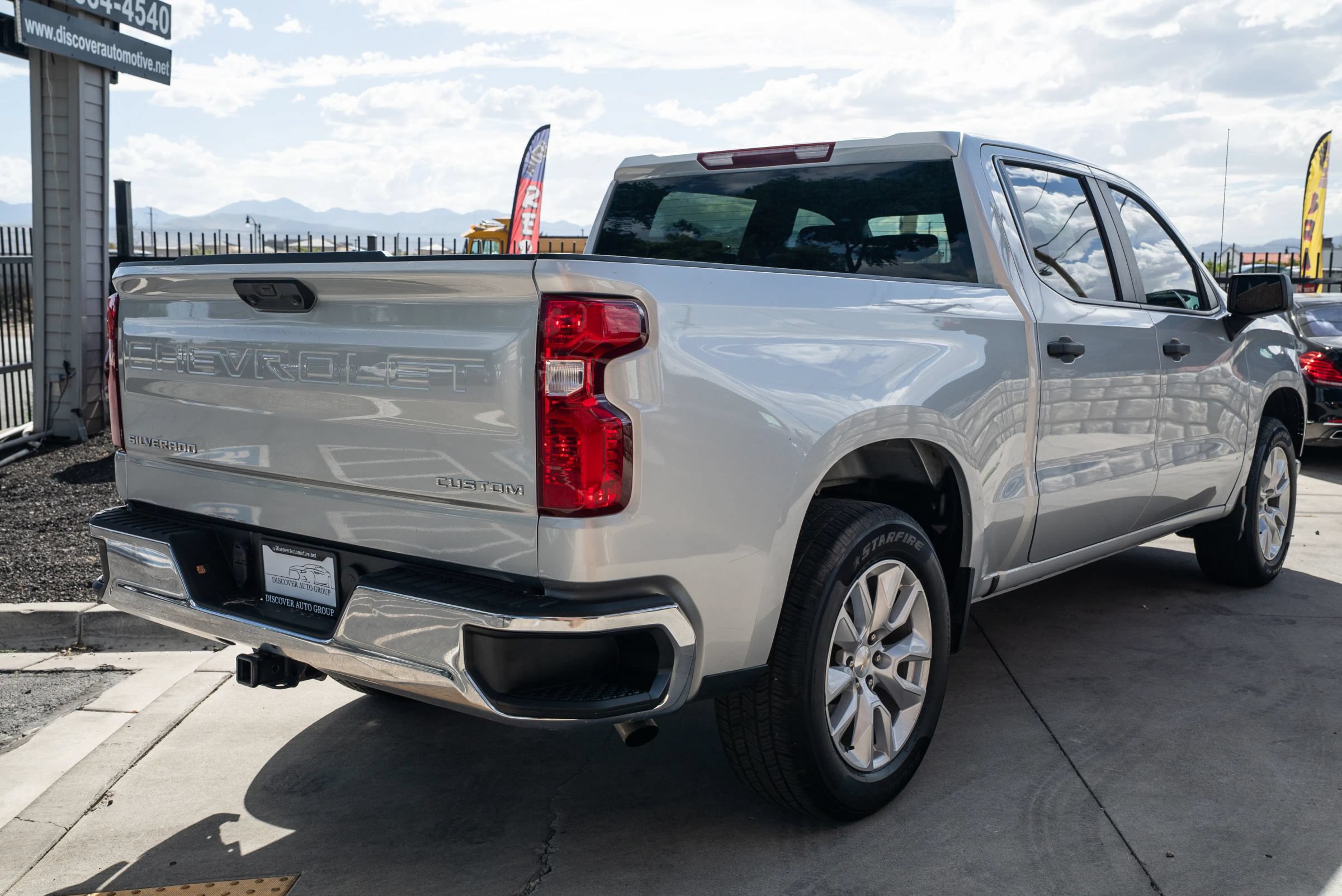 Used 2022 Chevrolet Silverado 1500 Custom RWD image 9