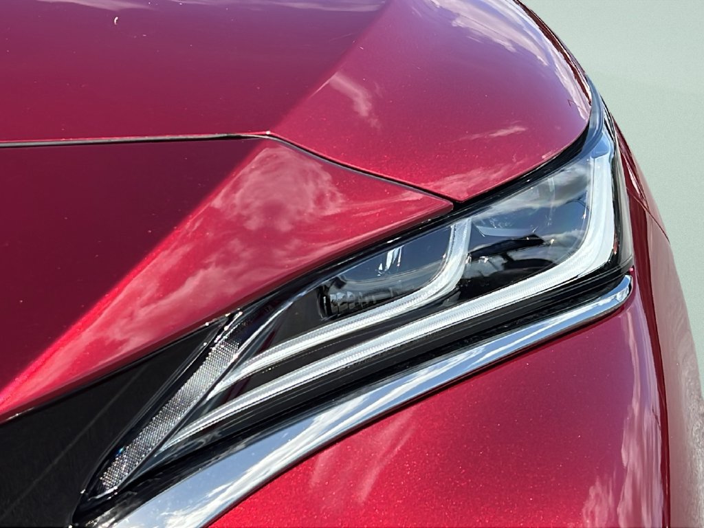 Used 2023 Toyota Venza Nightshade AWD/4WD image 9