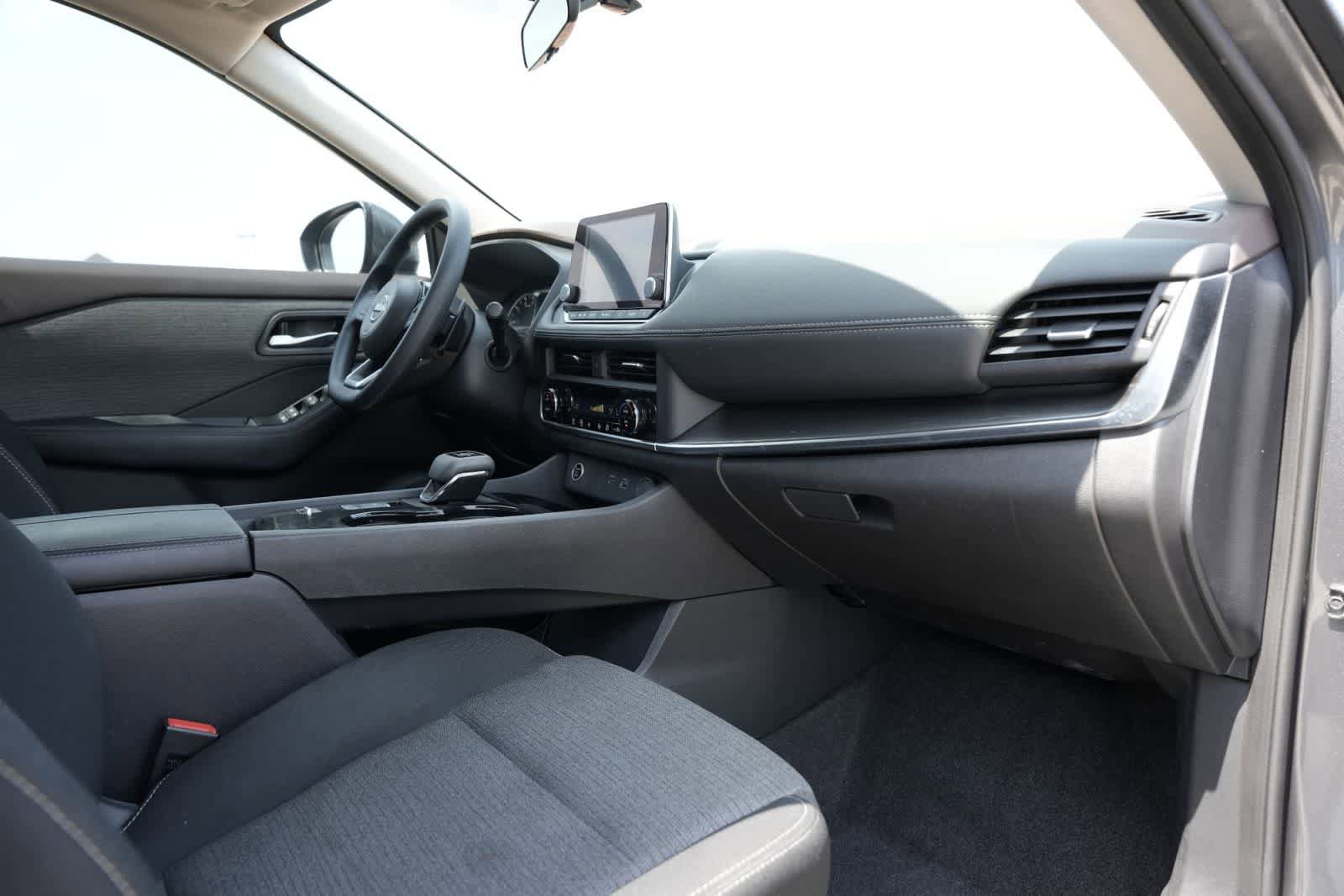 Used 2023 Nissan Rogue SV FWD image 21