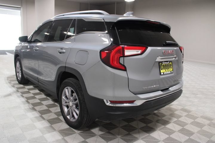Used 2024 GMC Terrain SLT w/ Tech Package AWD/4WD image 9