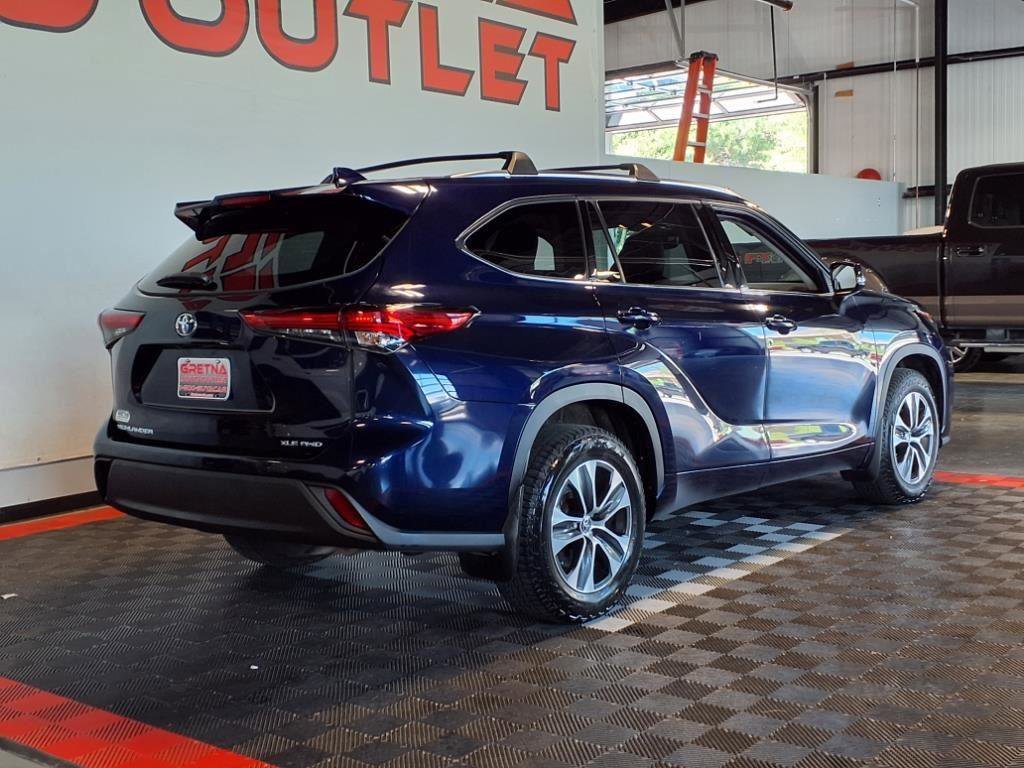 Used 2020 Toyota Highlander XLE image 8