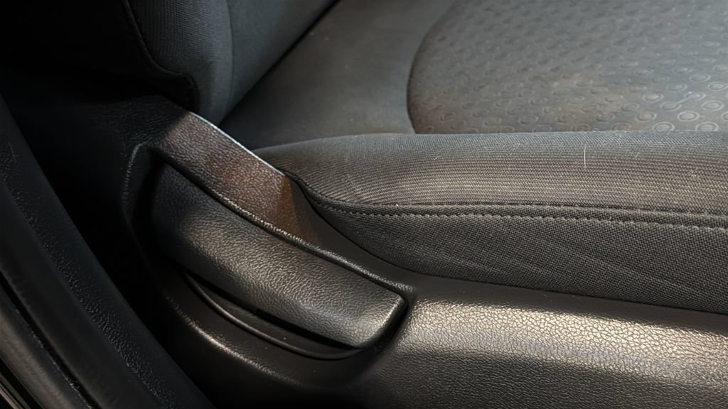 Used 2014 Hyundai Accent SE FWD image 12