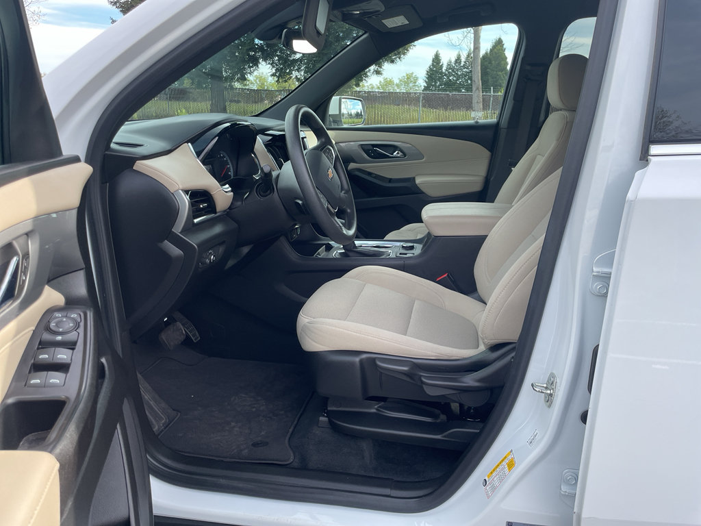 Used 2023 Chevrolet Traverse LS w/ Safety Package AWD/4WD image 13
