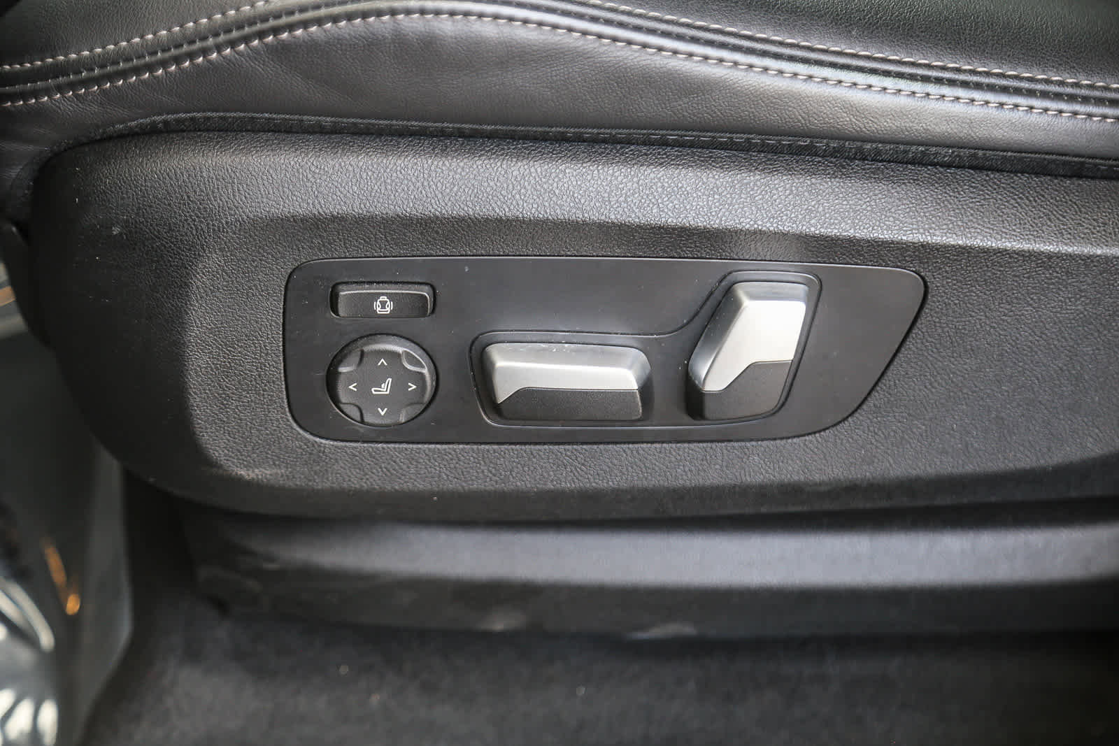 Certified 2023 BMW X5 sDrive40i w/ M Sport Package image 18