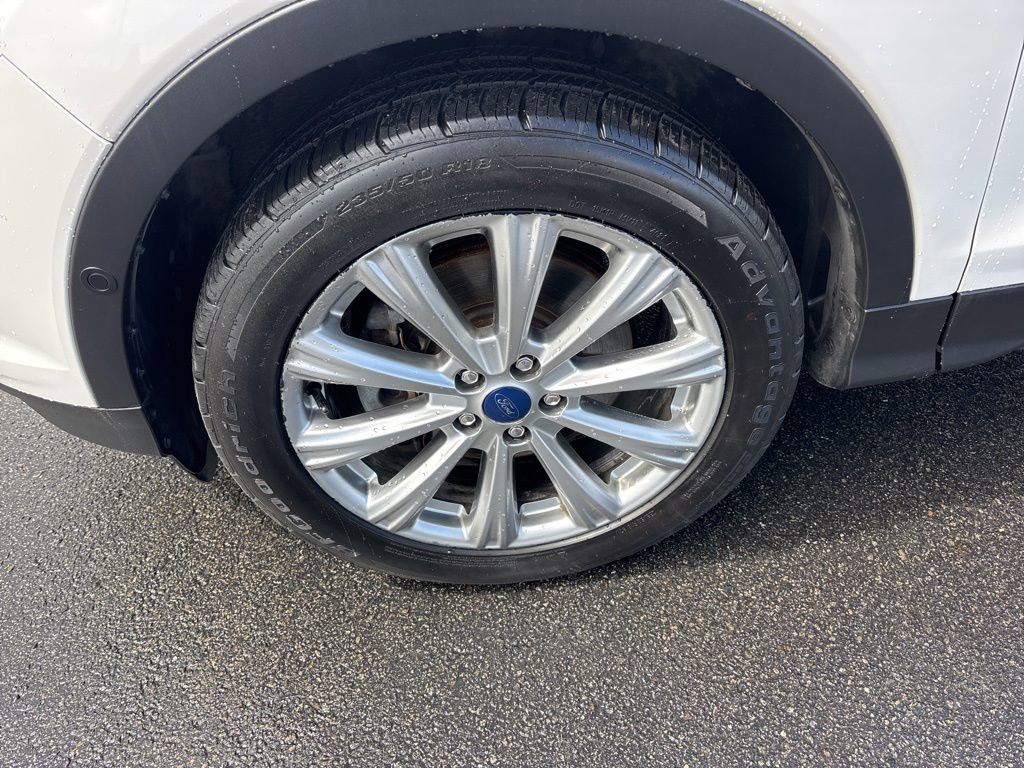 Used 2019 Ford Escape Titanium AWD/4WD image 10