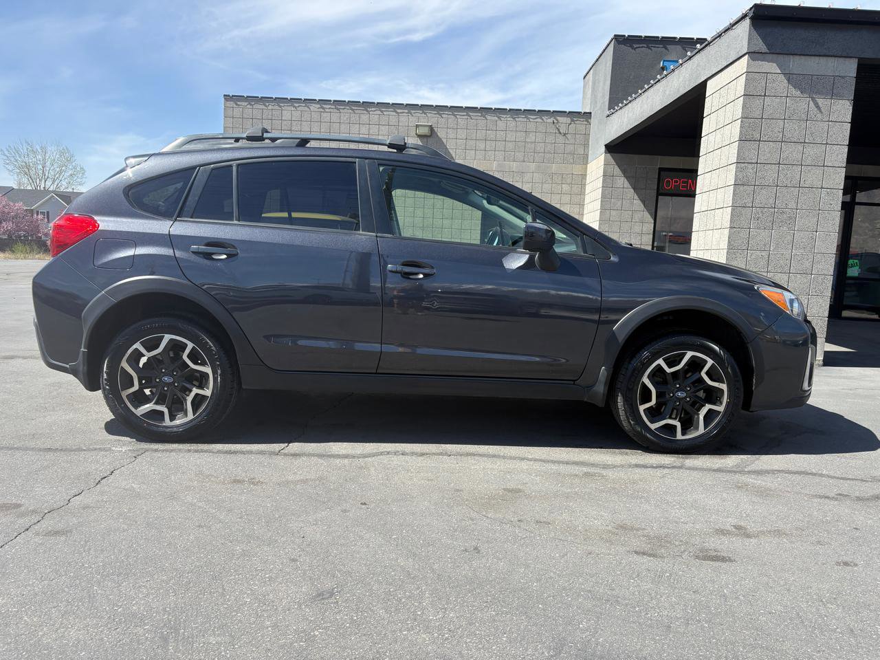 Used 2016 Subaru Crosstrek 2.0i Premium image 4