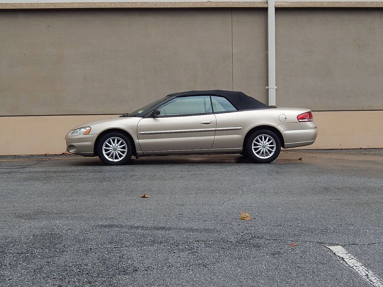 Used 2001 Chrysler Sebring LXi image 10