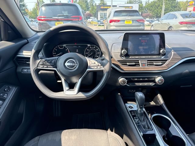 Used 2024 Nissan Altima 2.5 SV FWD image 21