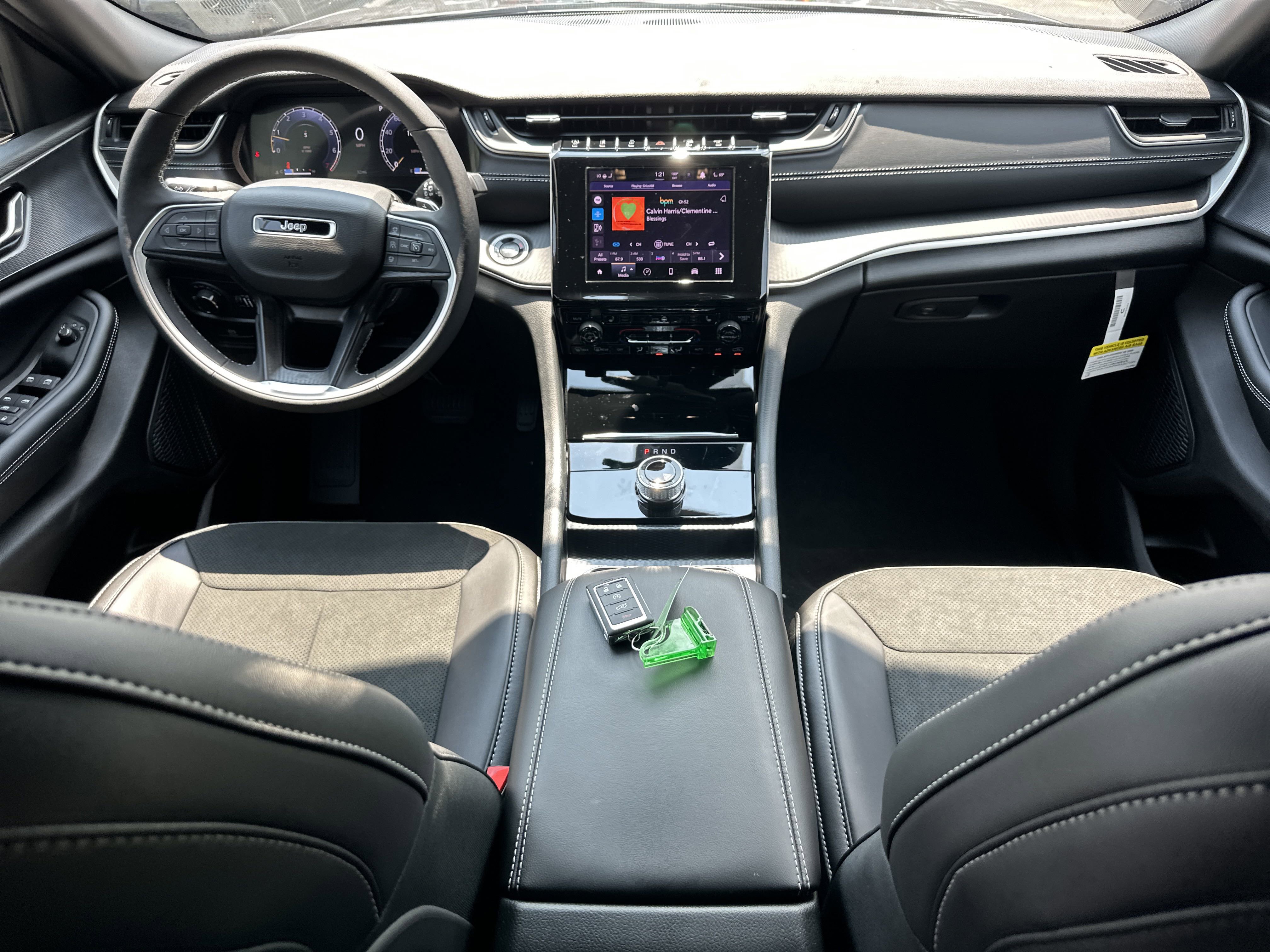 New 2025 Jeep Grand Cherokee L Altitude image 25