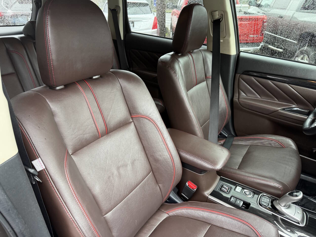 Used 2018 Mitsubishi Outlander SEL image 18