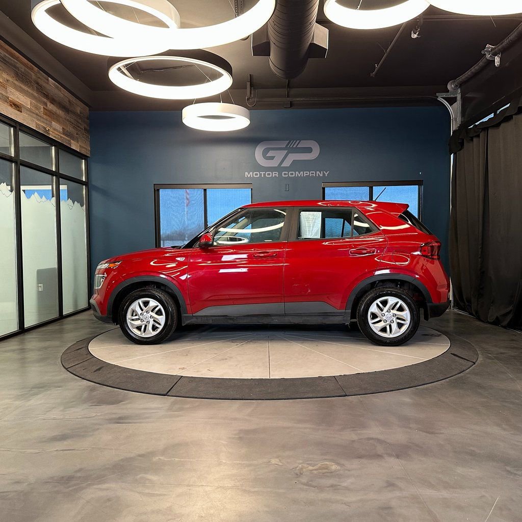 Used 2023 Hyundai Venue SE image 5