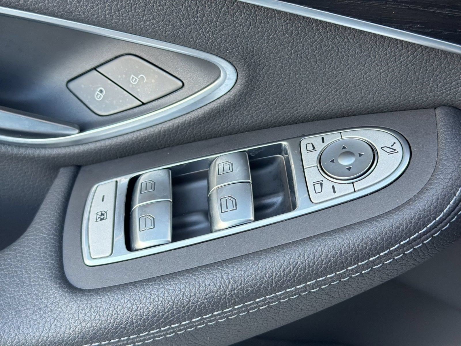 Used 2021 Mercedes-Benz C 300 Sedan image 26