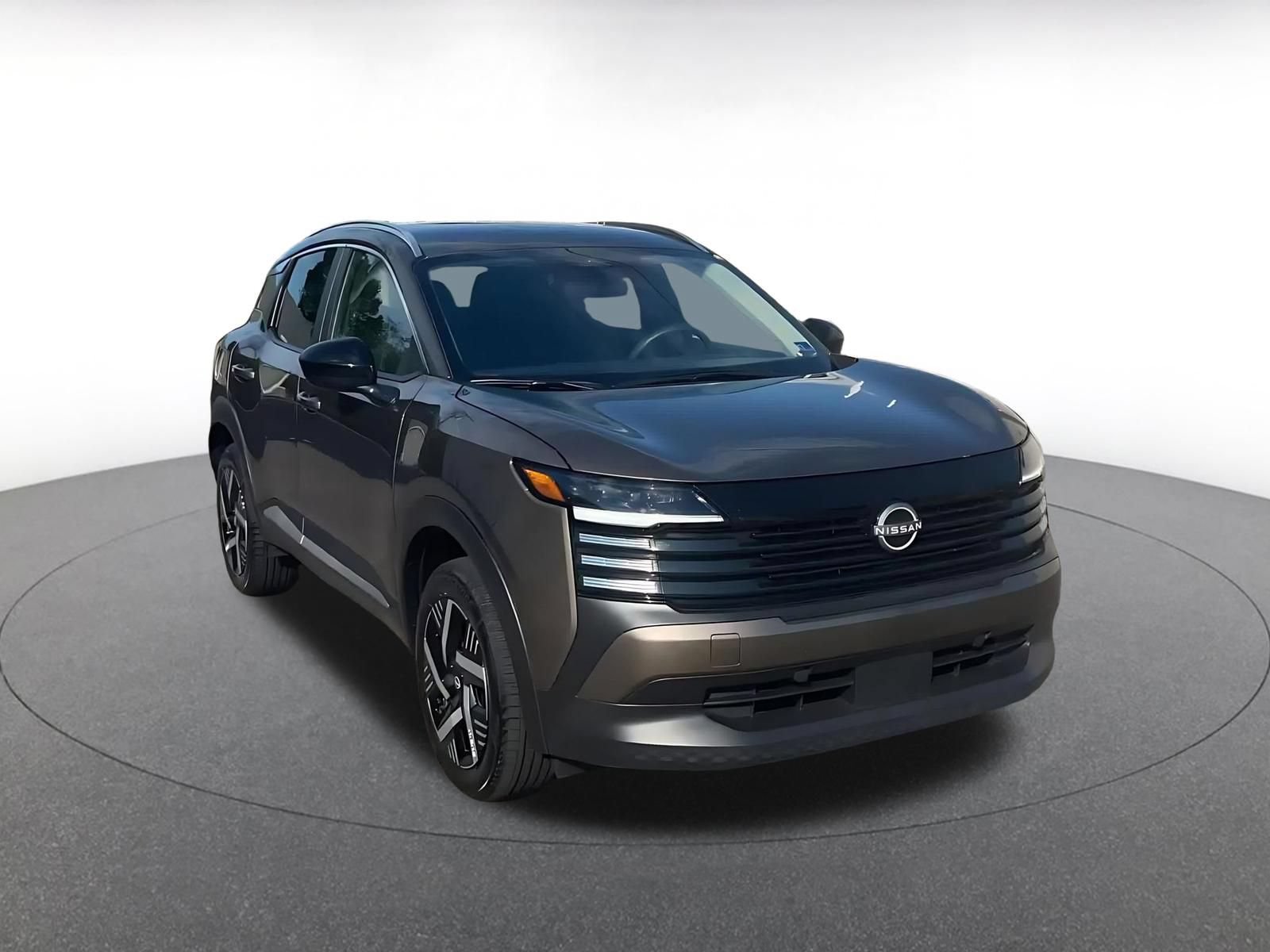 Used 2026 Nissan Kicks SV FWD image 3
