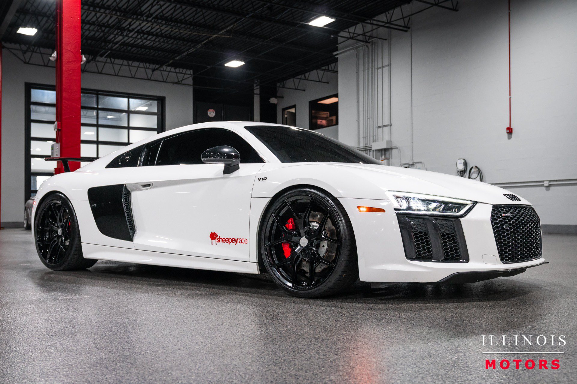 Used 2018 Audi R8 V10 w/ Premium Package RWD image 7
