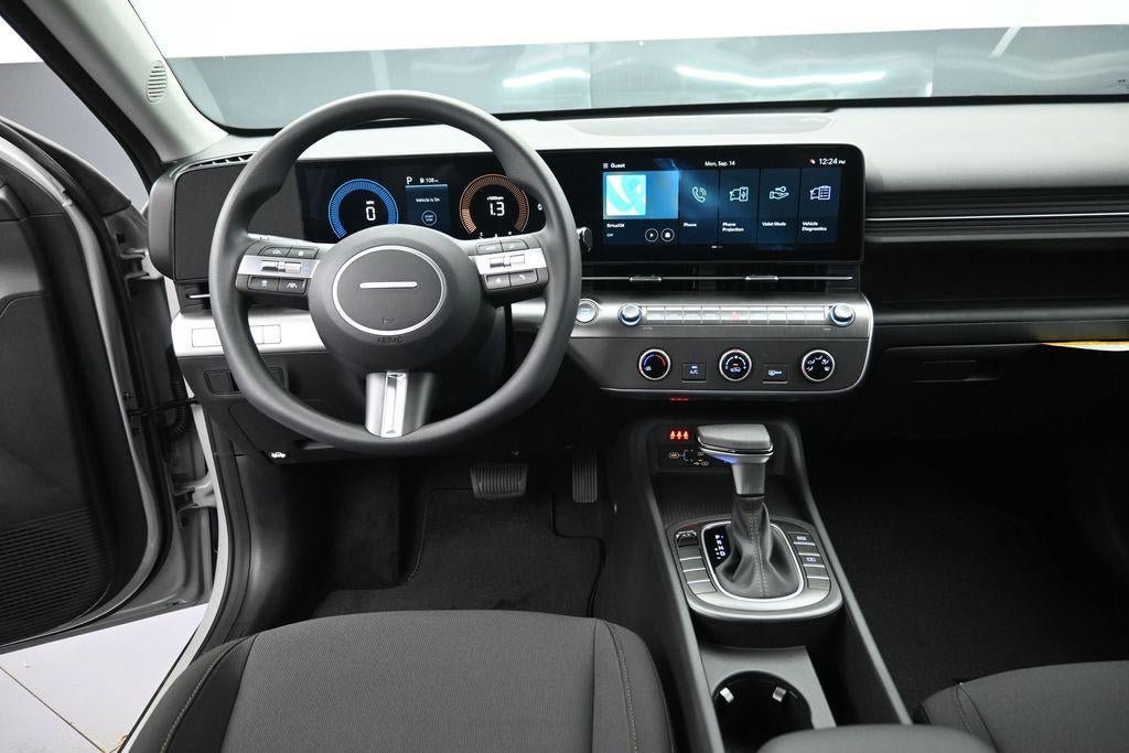 New 2027 Hyundai Kona SE FWD image 11