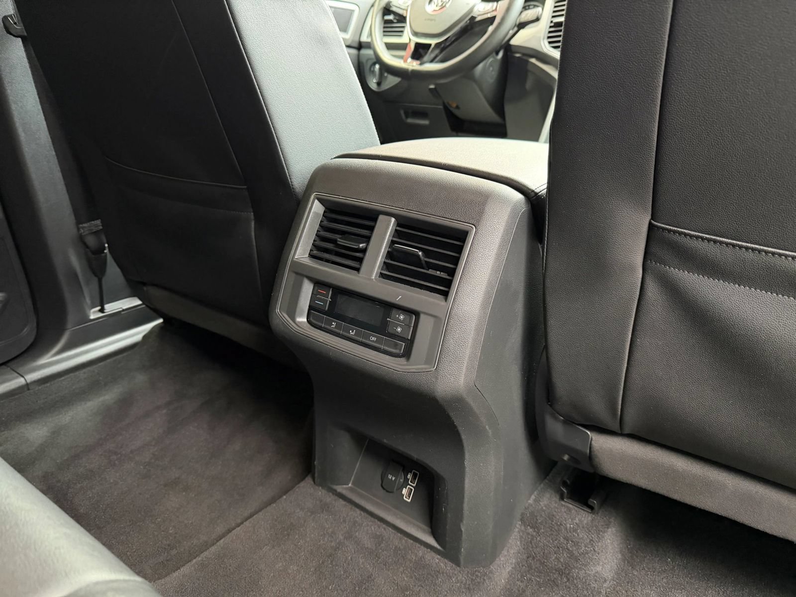 Used 2018 Volkswagen Atlas SE AWD/4WD image 38