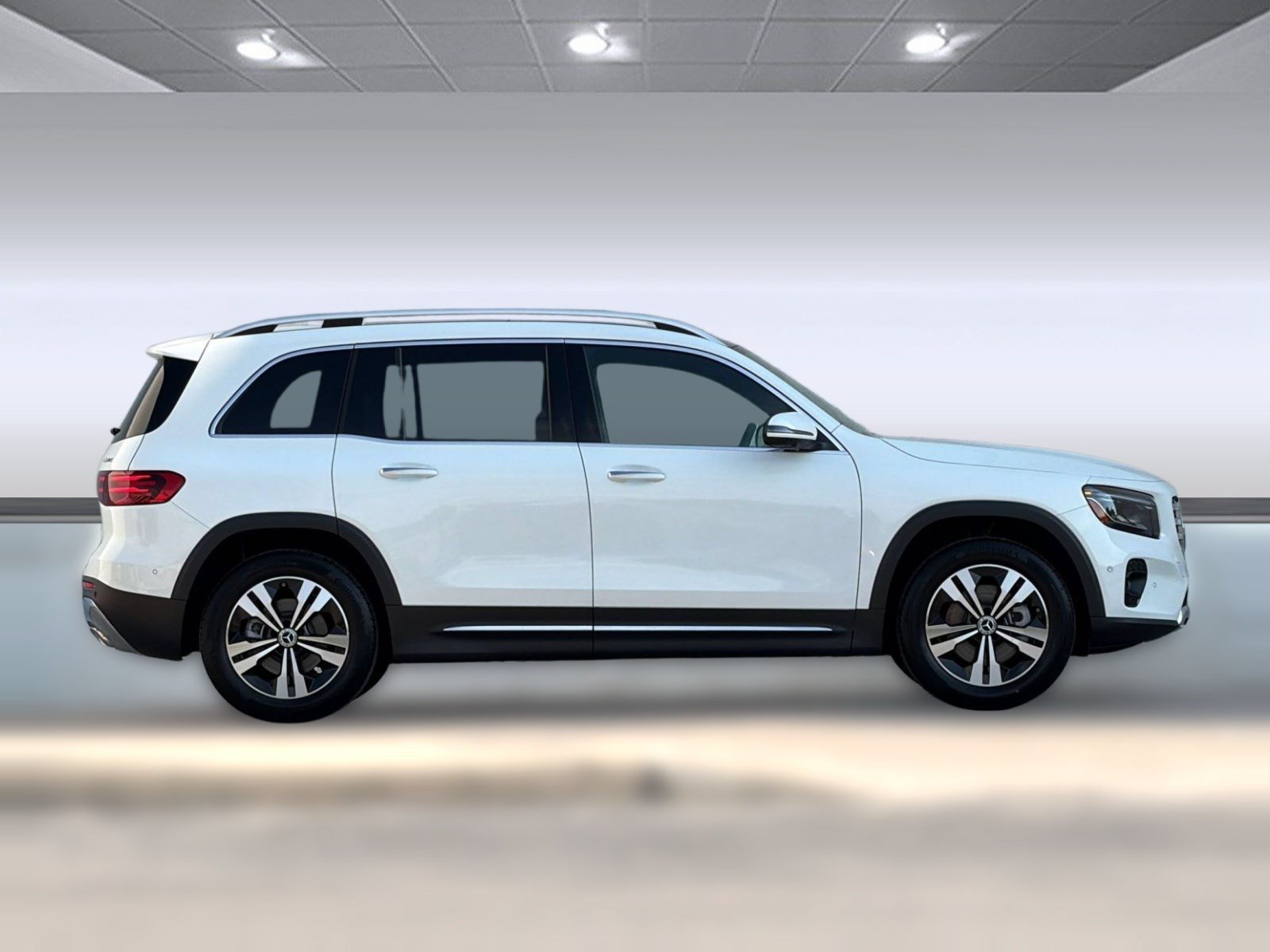 Used 2026 Mercedes-Benz GLB 250 4MATIC image 8