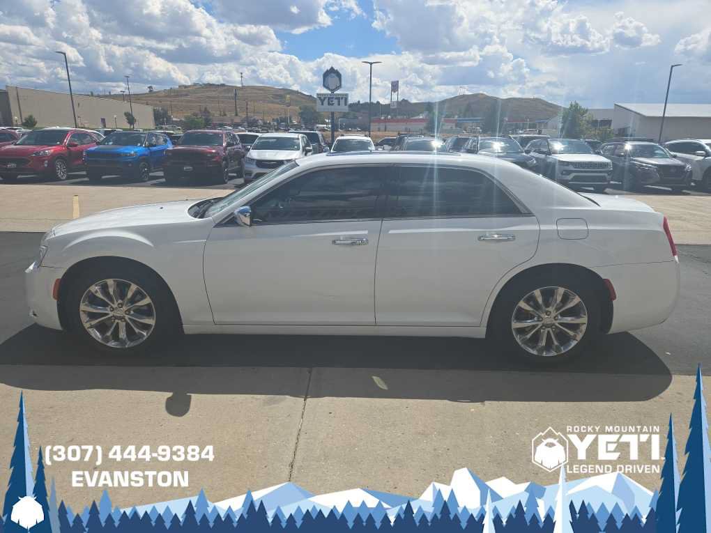Used 2017 Chrysler 300 C AWD/4WD image 6