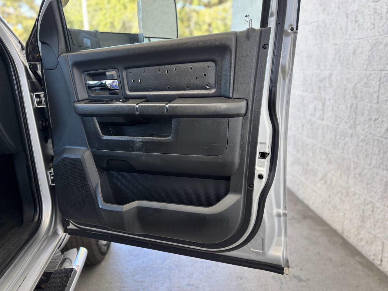 Used 2011 RAM 3500 Laramie image 20
