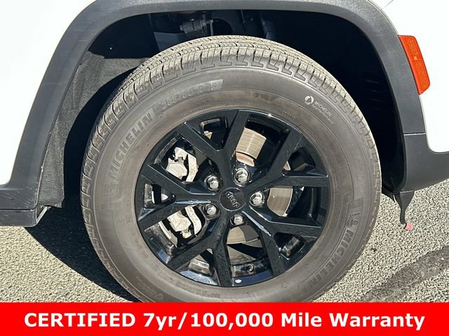 Certified 2024 Jeep Grand Cherokee Altitude AWD/4WD image 7