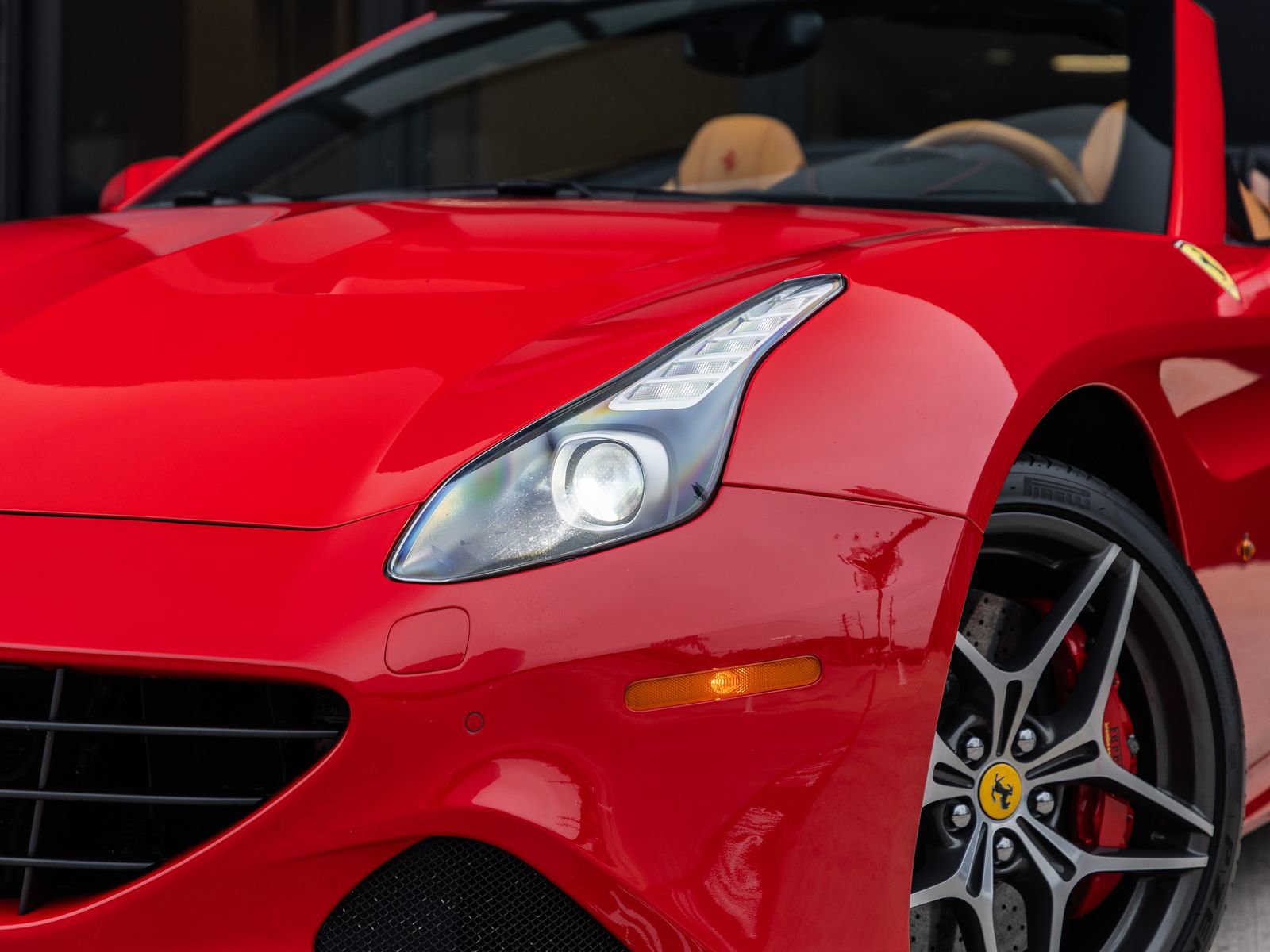 Used 2016 Ferrari California T RWD image 23