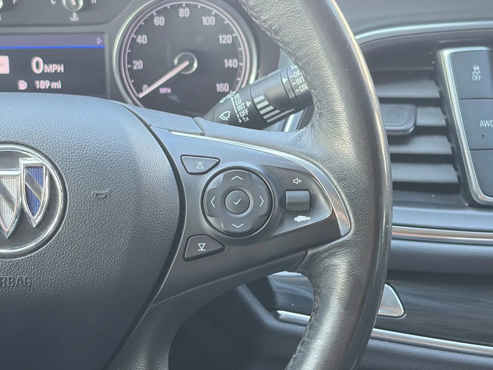 Used 2021 Buick Enclave Essence w/ Sound and Sites Package AWD/4WD image 33