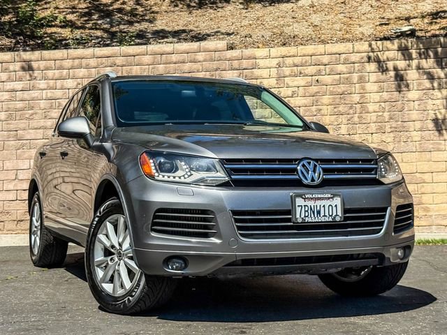 Used 2013 Volkswagen Touareg Sport image 4