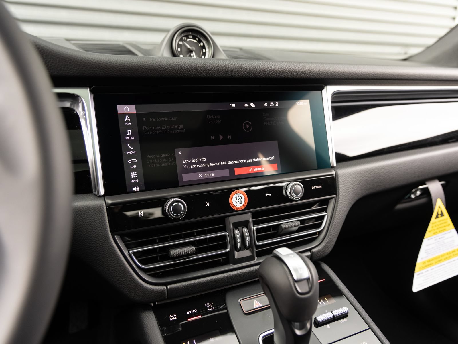 Certified 2026 Porsche Macan AWD/4WD image 15