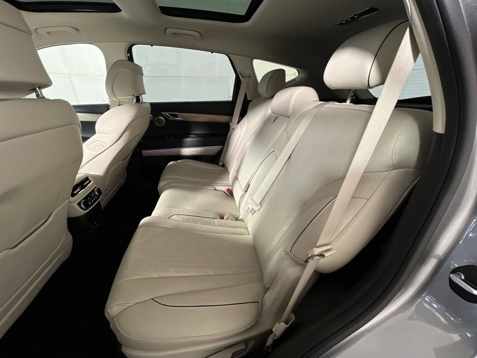 Used 2023 Genesis GV80 2.5T w/ Prestige 20" Package image 25