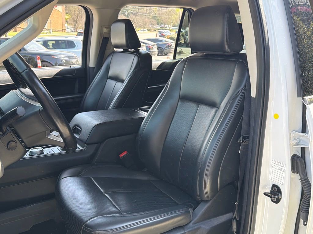 Used 2024 Ford Expedition XLT image 26