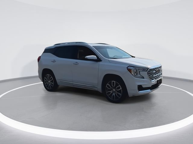 Used 2022 GMC Terrain Denali w/ LPO, Roadside Safety Package AWD/4WD image 2