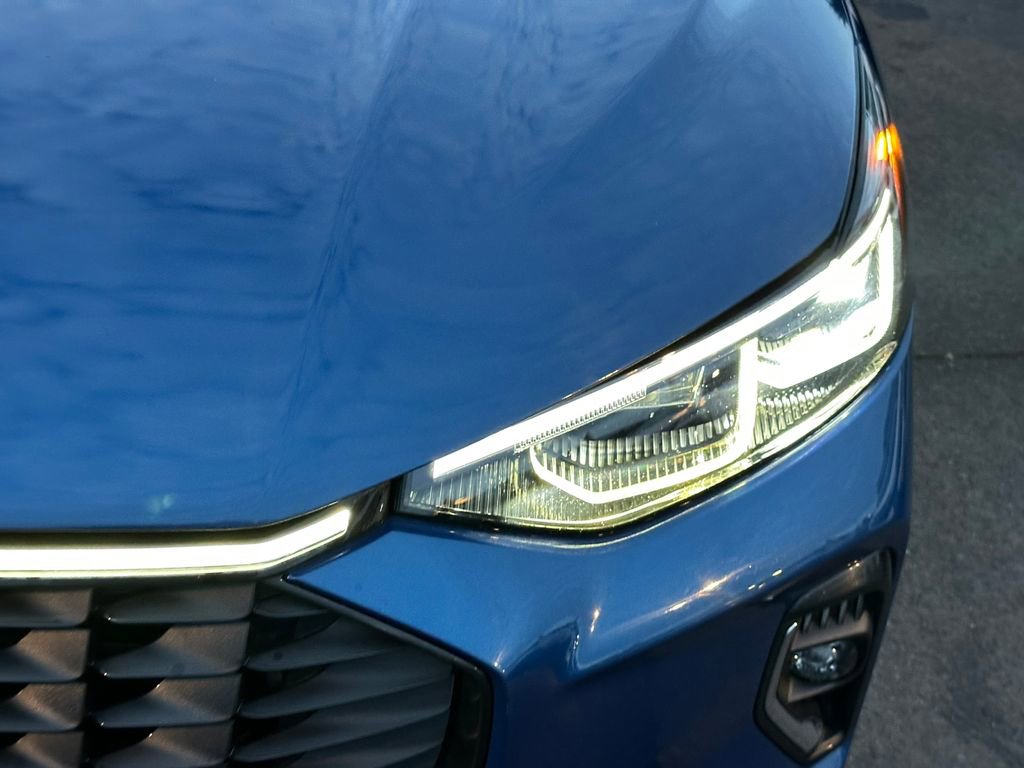 Used 2023 Ford Escape Platinum w/ Class II Trailer Tow Package AWD/4WD image 30