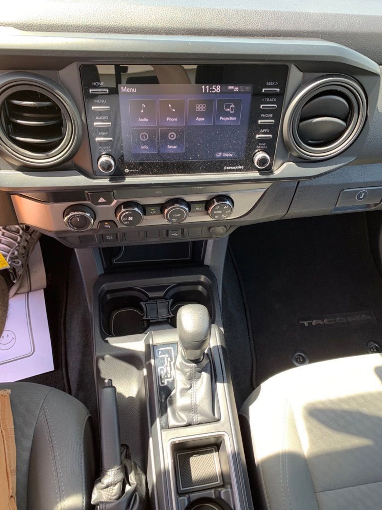 Used 2020 Toyota Tacoma Limited image 24