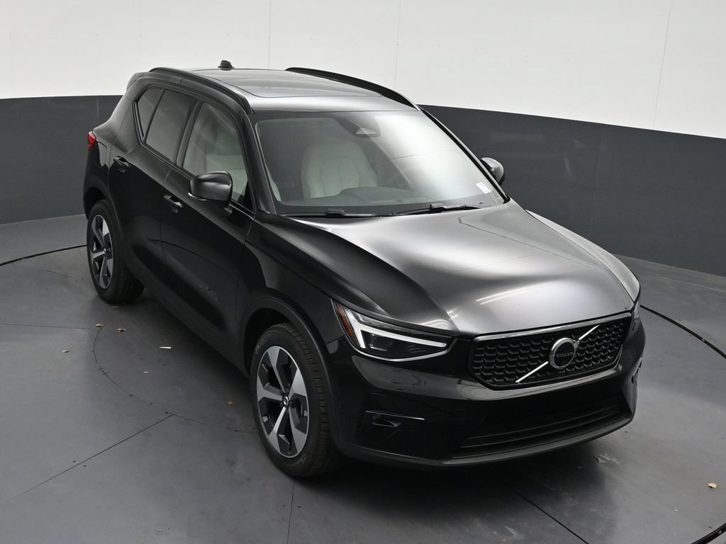 New 2026 Volvo XC40 B5 Plus w/ Protection Package Premier AWD/4WD image 19