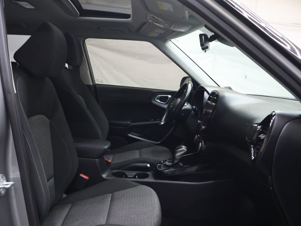 Used 2023 Kia Soul EX FWD image 9