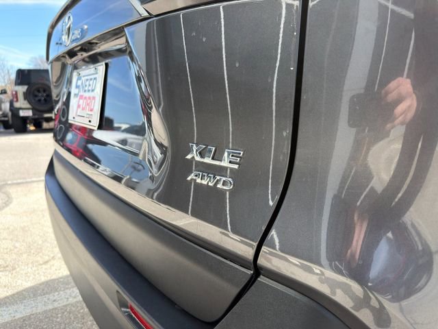 Used 2022 Toyota RAV4 XLE image 11