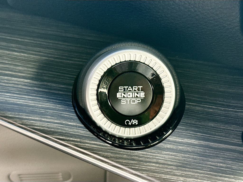 New 2024 Jeep Wagoneer Series II w/ Flexible Seating Group image 12