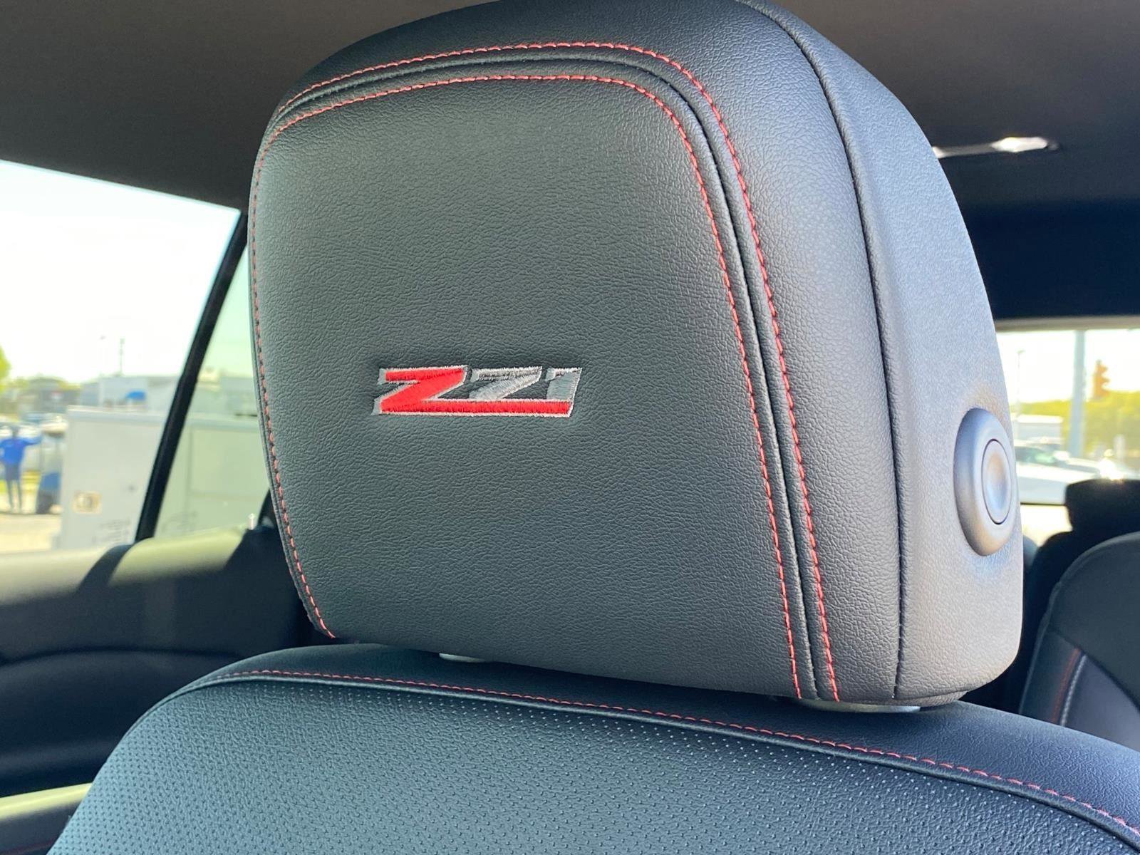 New 2026 Chevrolet Traverse Z71 w/ Driver Confidence Package AWD/4WD image 16